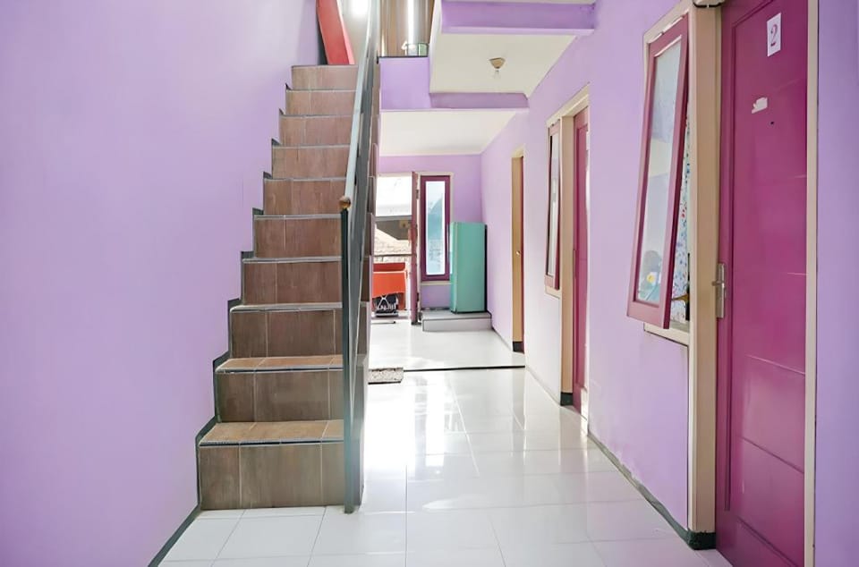SPOT ON 91401 Almeera Hotel in East Java