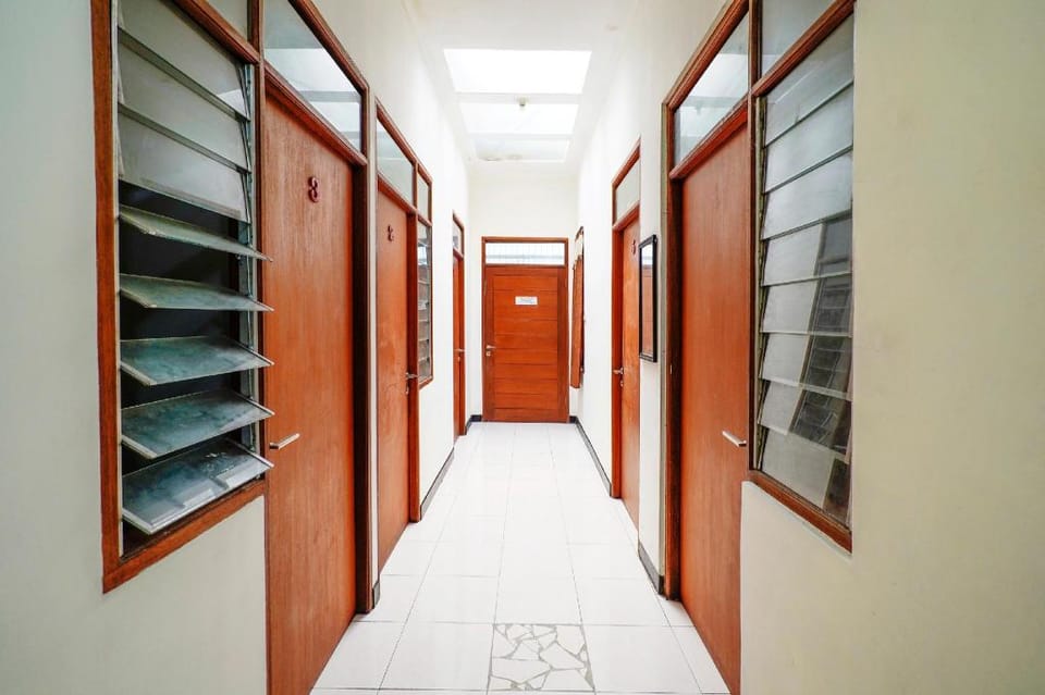 SPOT ON 91392 Pondok Basari Hotel in Bandung
