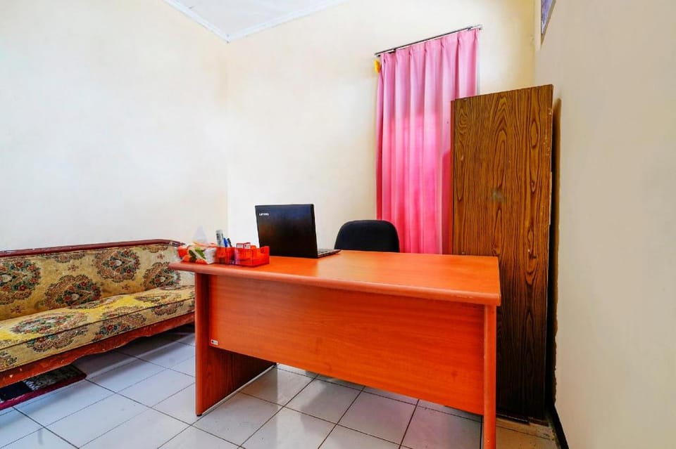 SPOT ON 91392 Pondok Basari Hotel in Bandung
