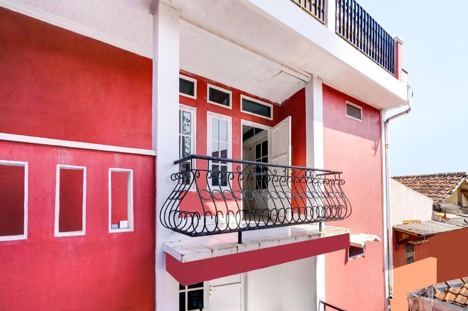 SPOT ON 91386 De Jawara Homestay Syariah Hotel in West Java