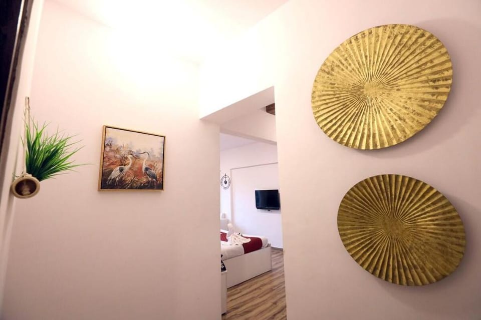 Exclusive private suite 2 bedroom with breakfast Apartment in Mumbai