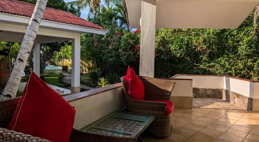 Villa Formosa Bungalow Resort in Panglao