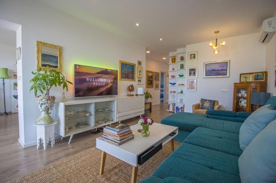 Sunset Oasis “VELLY” 1BR w/ Sea View & Parking Apartment in Split