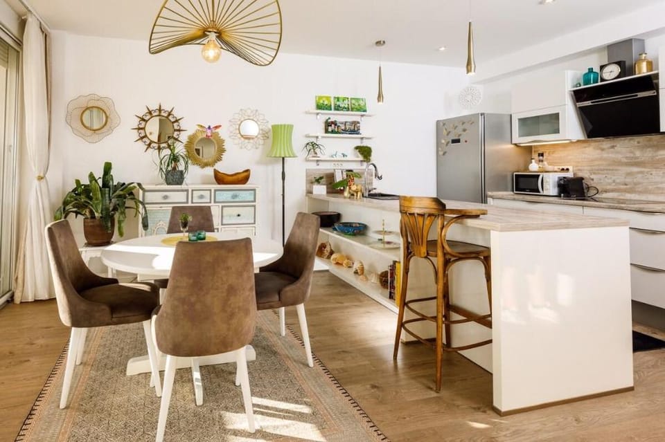 Sunset Oasis “VELLY” 1BR w/ Sea View & Parking Apartment in Split