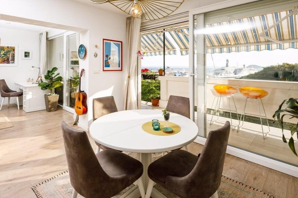 Sunset Oasis “VELLY” 1BR w/ Sea View & Parking Apartment in Split
