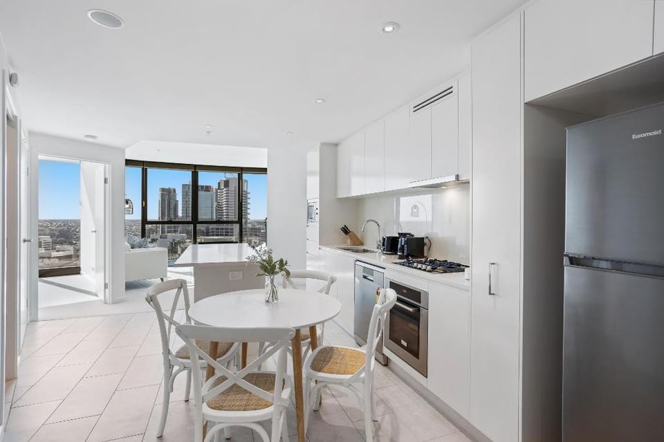 52nd Floor with Panoramic Views of Brisbane City Apartment in Kangaroo Point