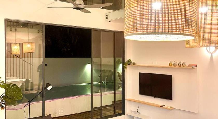 Unwind Dhigurah Bed and Breakfast in Maldives