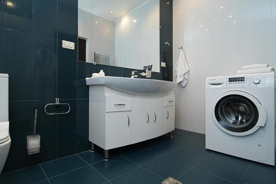 Luxury Apartments in the Centre with 2 Bedrooms & 2 Bathrooms by Sweet Home Apartment in Yerevan