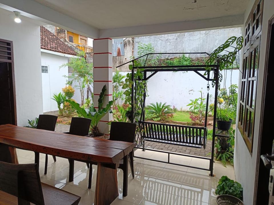Homestay Nurbani Banyuwangi Hotel in East Java