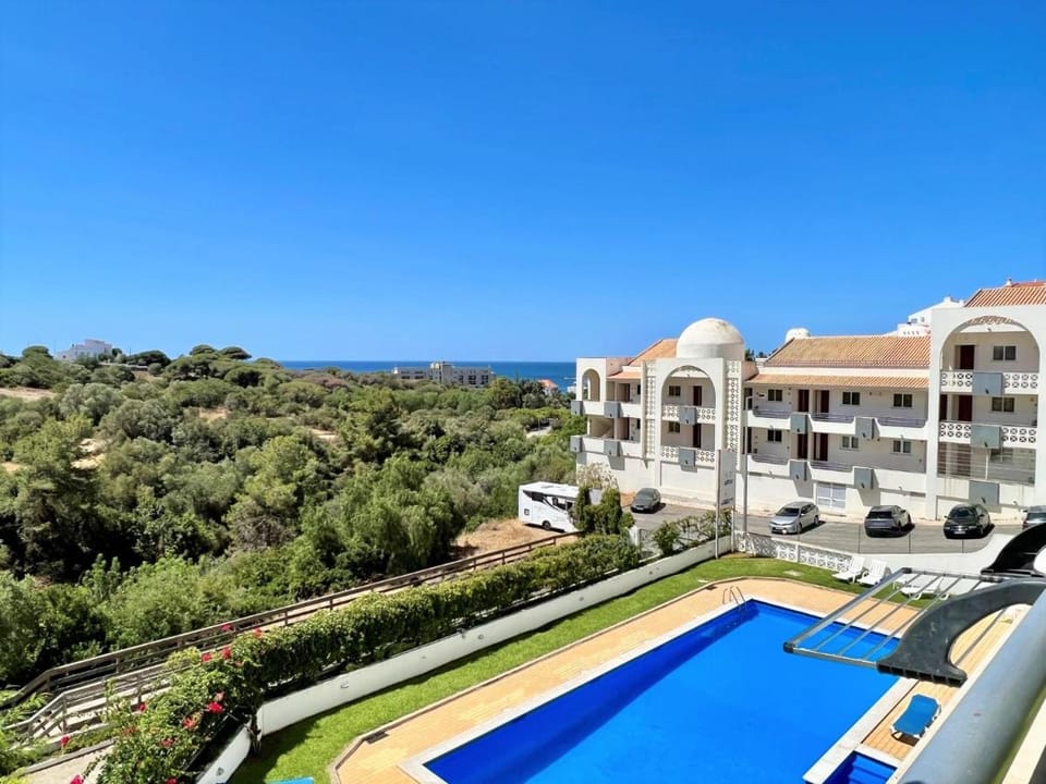Albufeira Classic 1 With Pool by Homing Apartment in Albufeira