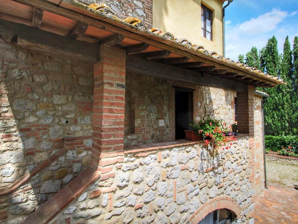 Sunny Apartment with Pool Apartment in Tuscany
