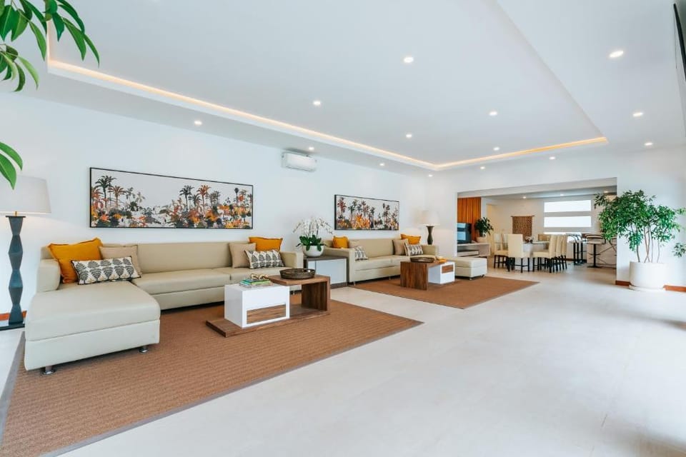 Luxury 4 Bedroom - 5 minutes walk to the beach Villa in North Kuta