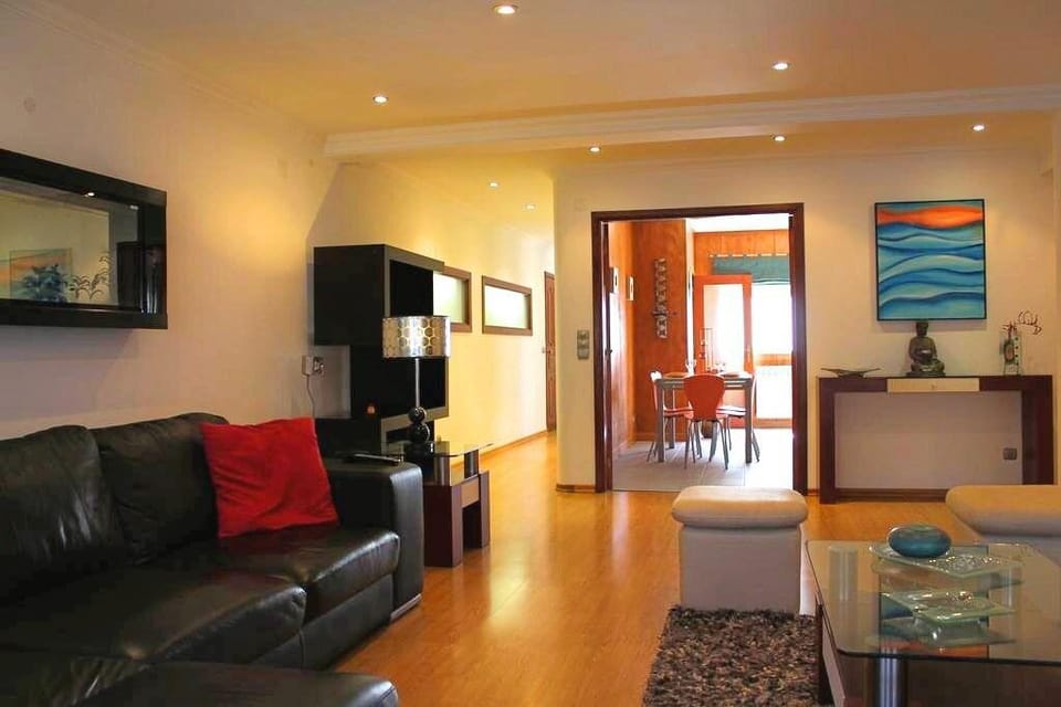 Apartment with 3 bedrooms,100m from the beach Apartment in Nazaré