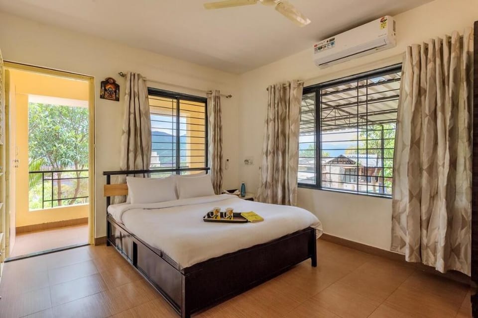 Countryside Panorama-Lakeview Home by cosmicstays Vacation rental in Maharashtra