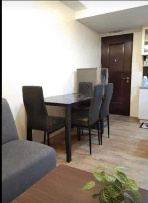 Lovely new condo with pool near nuvali  Apartment in Calabarzon