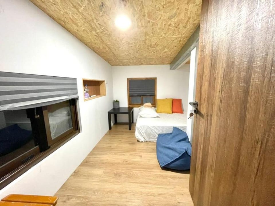 Glow Shared Bathroom 月租/需詢問日期/近交流道/近尚順廣場 Vacation rental in Taiwan, Province of China