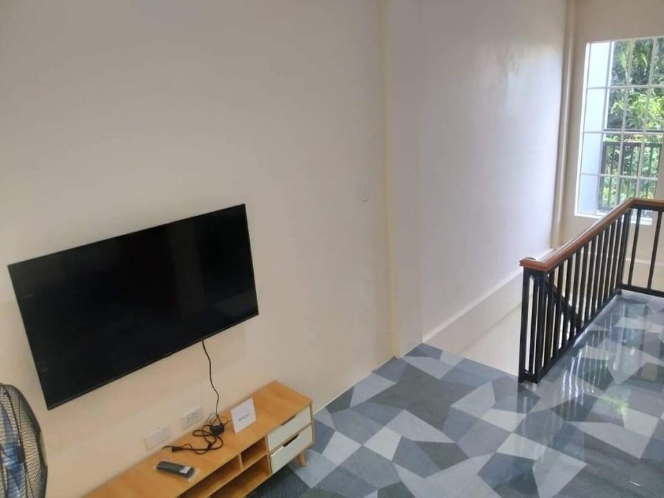 Maya Homes 3-Bedroom in Valencia, Negros Oriental Apartment in Dumaguete