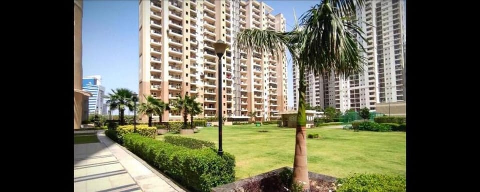 Circle by Noida Studios Apartment in Noida