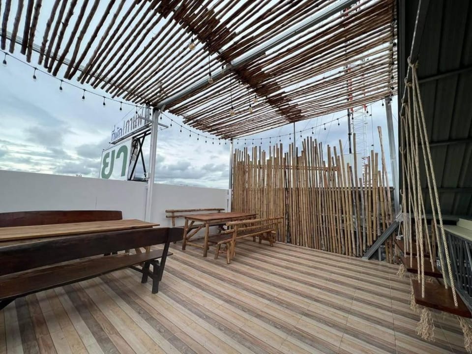 Crociere cafe&hostel,Family Apartment in Phe
