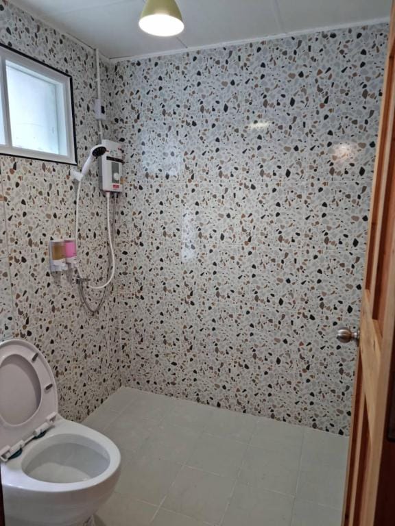 Crociere Cafe and Hostel private Apartment in Phe