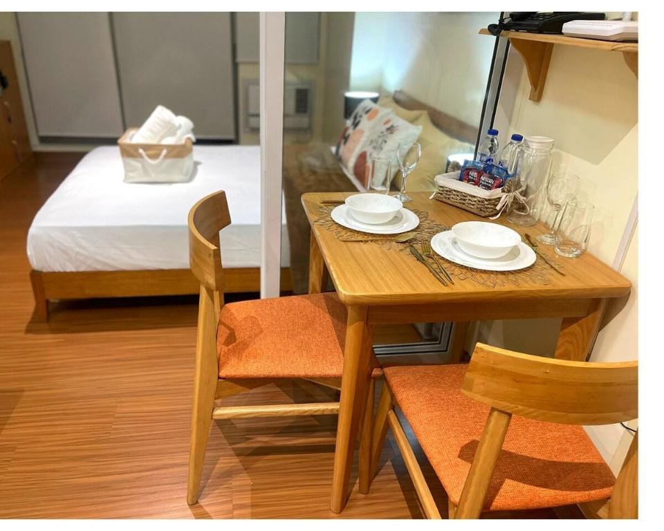 Azure 1BR Condo w/ Beach pool Access near Airport Apartment in Paranaque