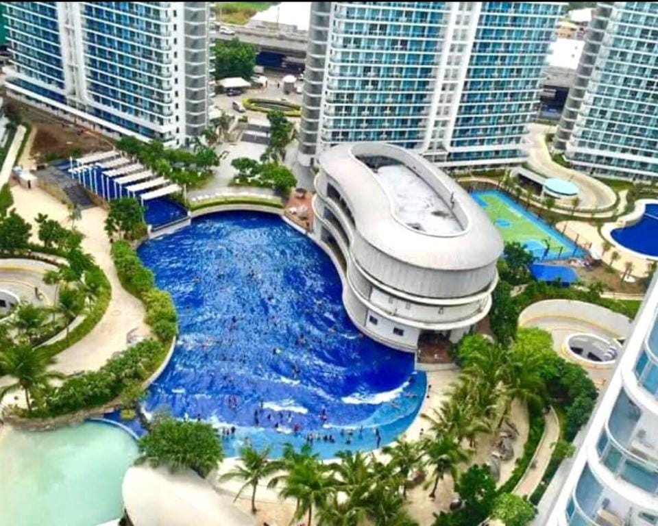 Azure 1BR Condo w/ Beach pool Access near Airport Apartment in Paranaque