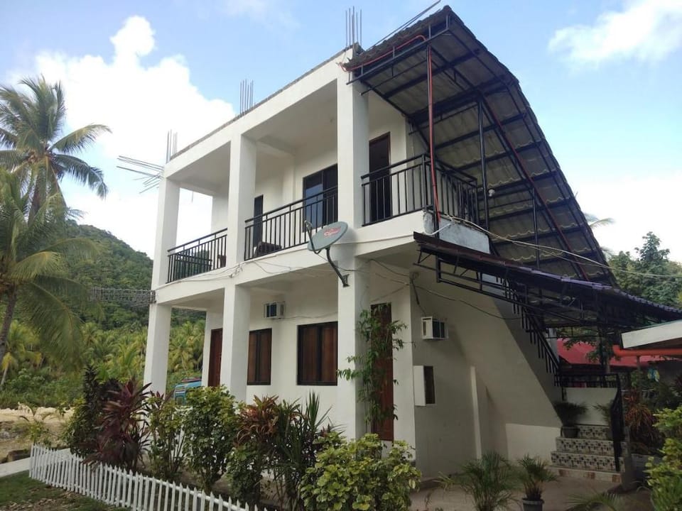 Dapa Houses Vacation rental in Siargao Island