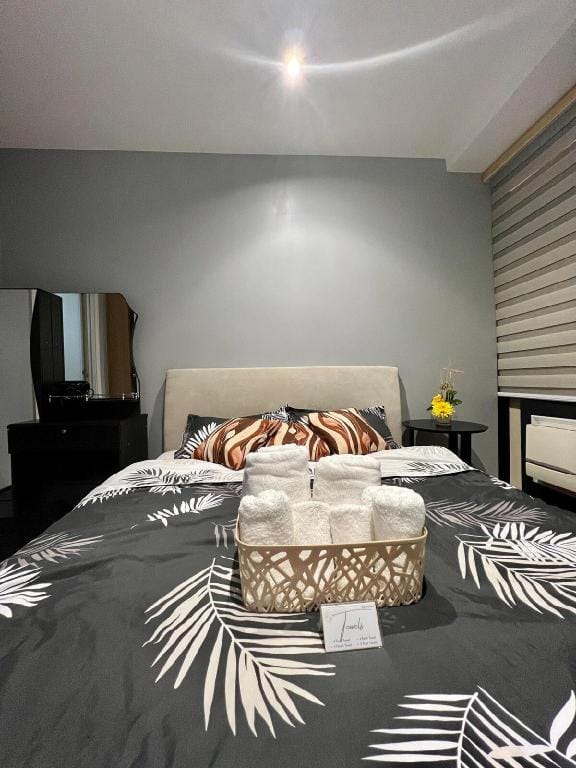The Gramercy Residences 1 bedroom w/ balcony Apartment in Makati