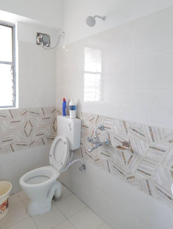 Lovely 2 bedroom with beautiful window view. Apartment in Bangladesh