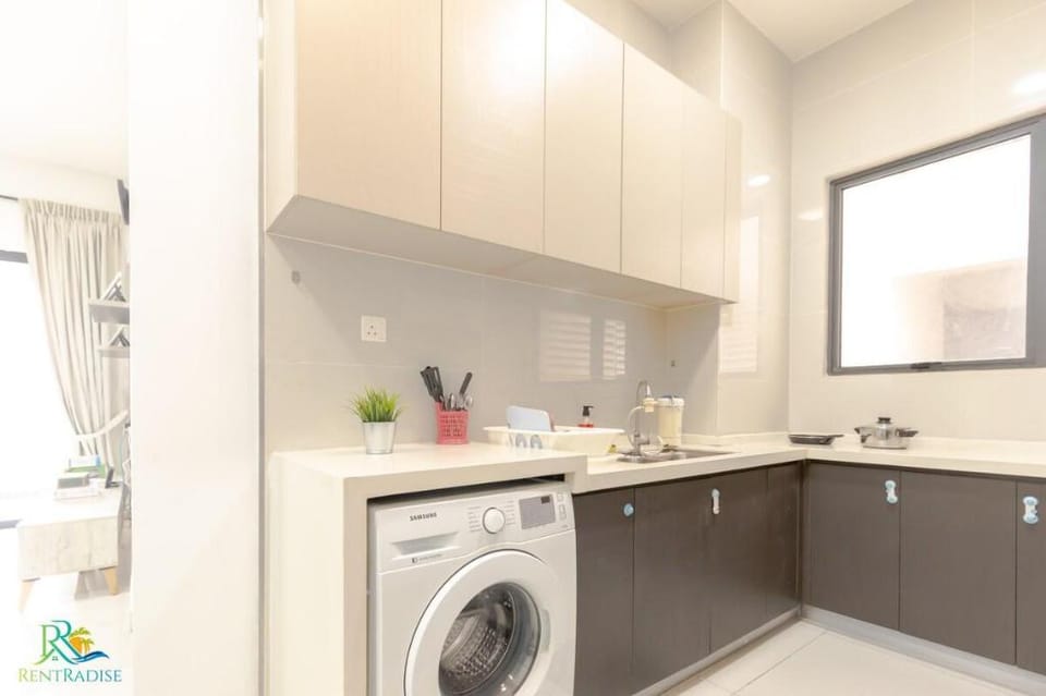 Canon Suite . Country Garden @ 2BR 4pax near CIQ Apartment in Johor Bahru