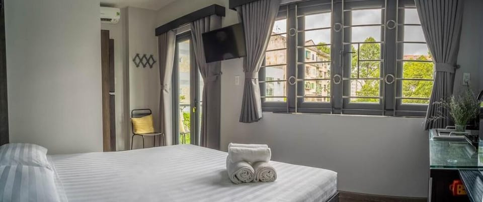 Brand New Cozy Home wBalcony @ ❤ of Saigon Wn Vacation rental in Ho Chi Minh City