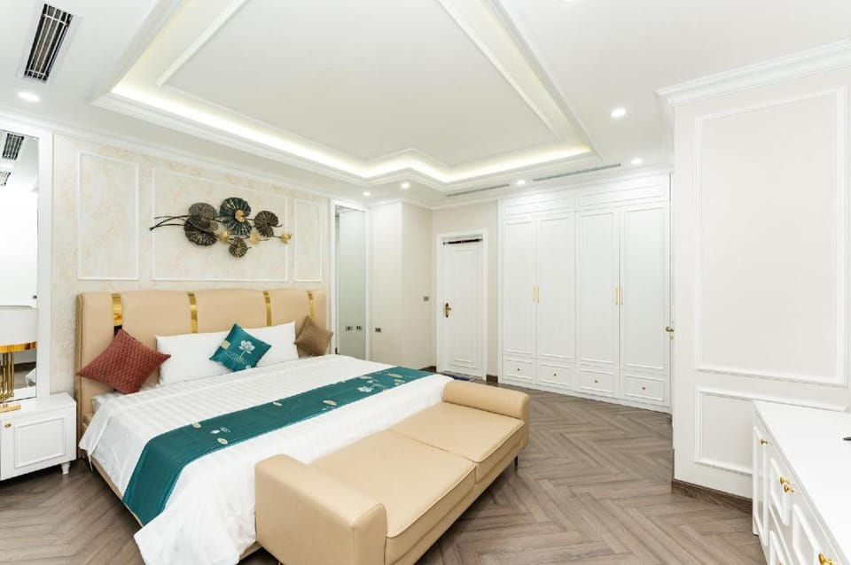 Peachy Villa | 5Brs | Walk to the beach Villa in Laos