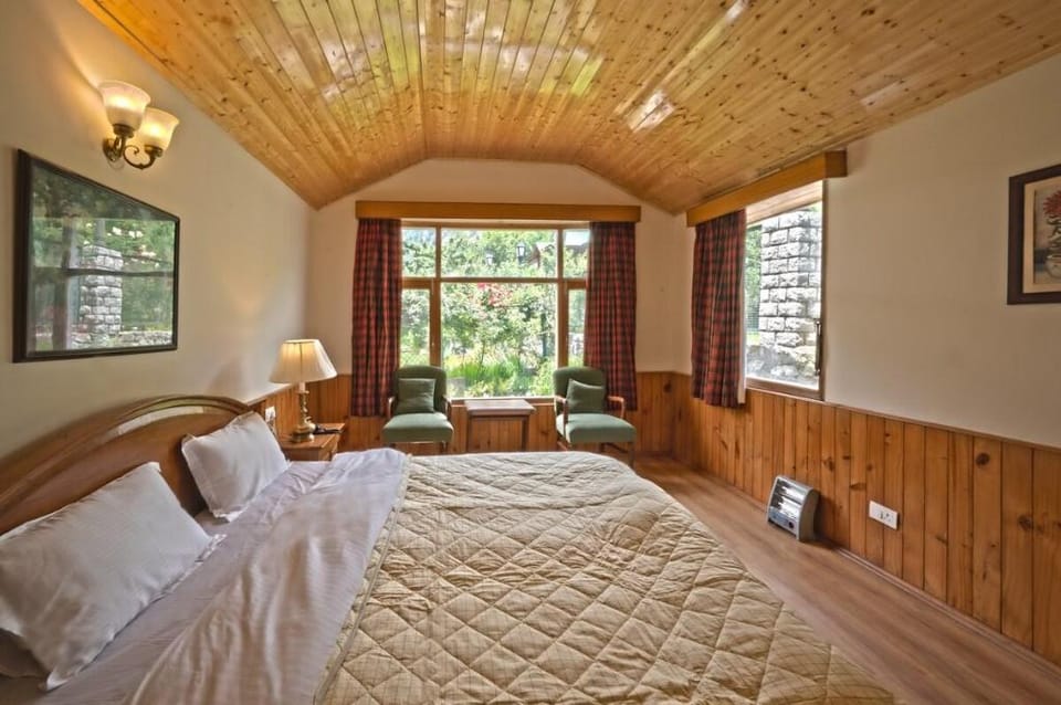 Cheerful 3 bedroom holiday home with a fireplace Vacation rental in Himachal Pradesh