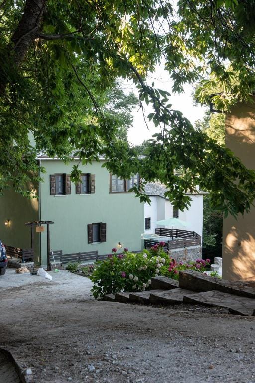 DandyVillas Tsagkarada|Green Apple|Jacuzzi|SeaView Villa in Magnesia Prefecture, Greece