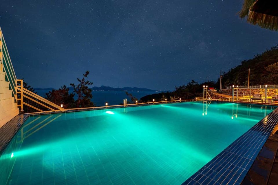 Belle poolvilla Bed and Breakfast in South Korea