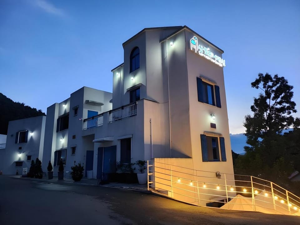 Damyang Santorini Pension 5dong Bed and Breakfast in South Korea