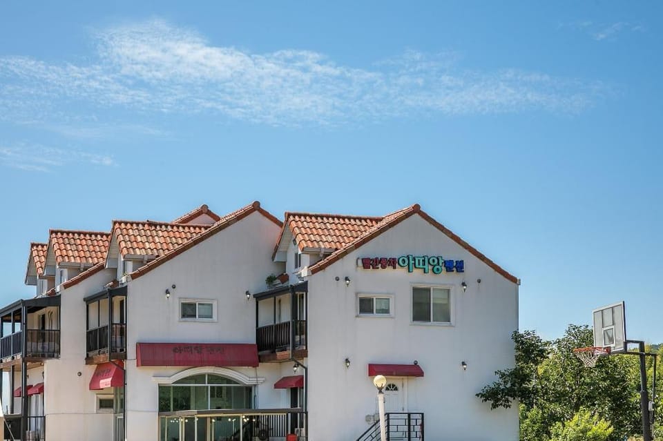 Seocheon Redpungchatiang Pension Bed and Breakfast in South Korea
