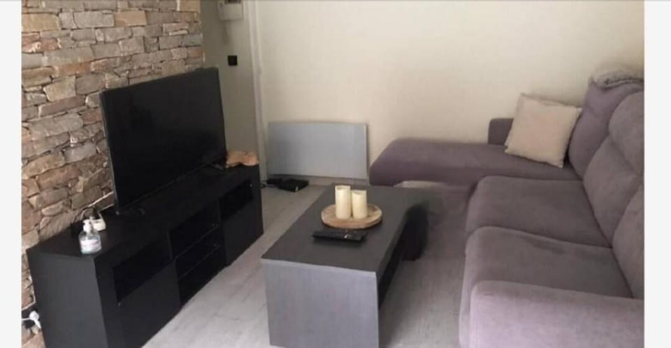 studio  avec  jardin et accès piscine Apartment in Noisy-le-Grand