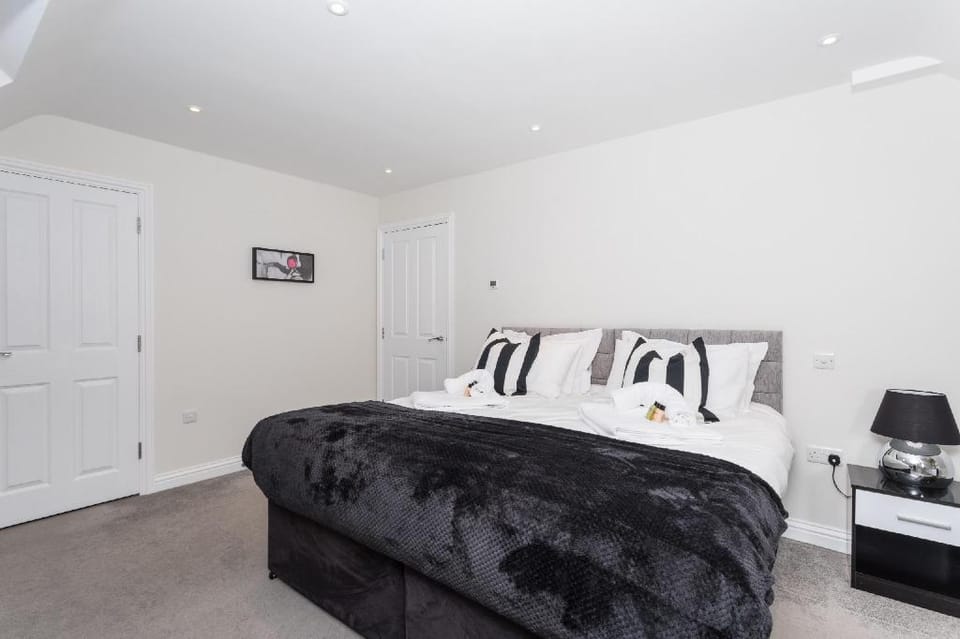 Garland Penthouse Apartment in Redhill