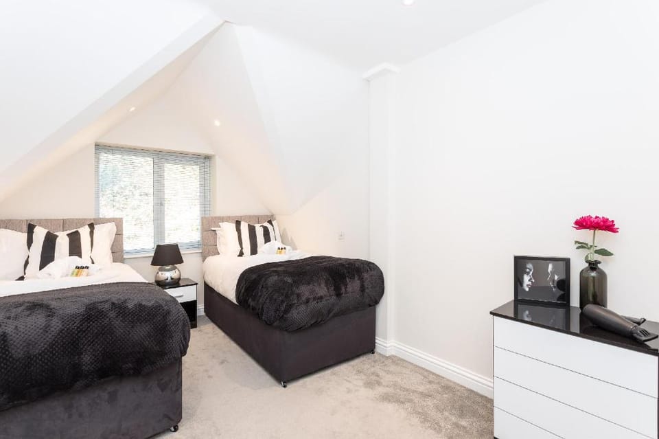 Garland Penthouse Apartment in Redhill
