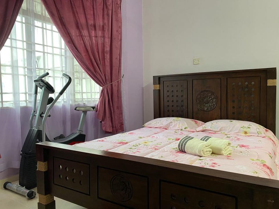 The Daun Homestay - Kepala Batas, Penang Vacation rental in Penang