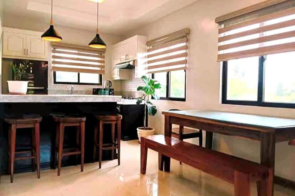 Bella Homes near Serin Ayala Mall & Lourdes Church Vacation rental in Tagaytay