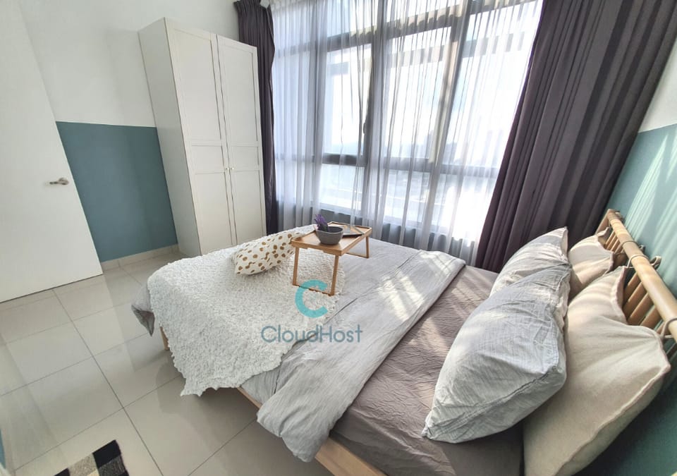 Conezion 11 | 3BR 6pax Balcony next to IOI City Mall Putrajaya Apartment in Putrajaya