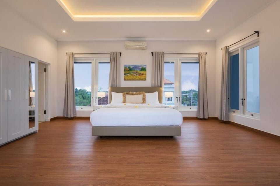 LUXURIOUS-5BDR Villa with Private Pool in Ungasan Villa in Kuta Selatan