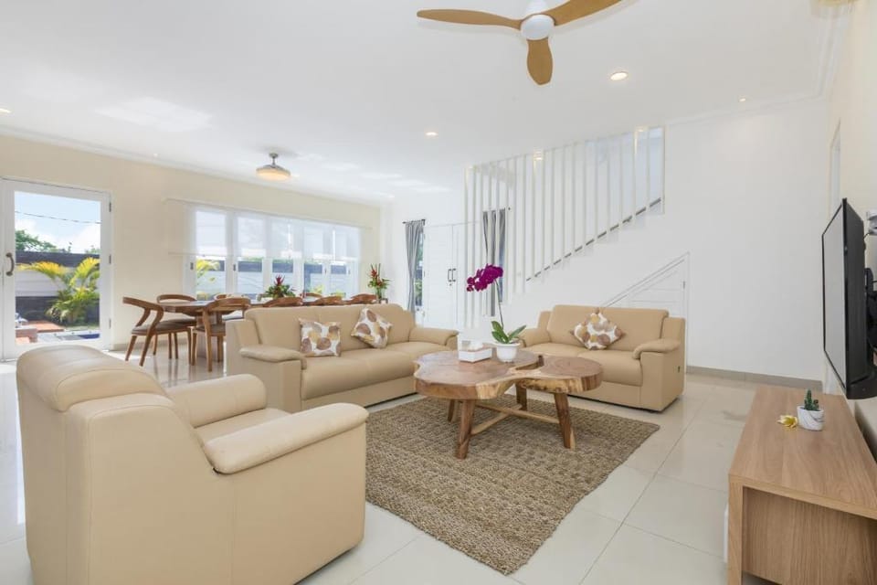 LUXURIOUS-5BDR Villa with Private Pool in Ungasan Villa in Kuta Selatan