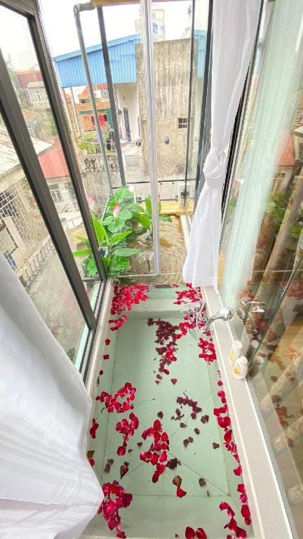 HomestayCHAT*HTC1*InfinityTub1 Apartment in Hanoi