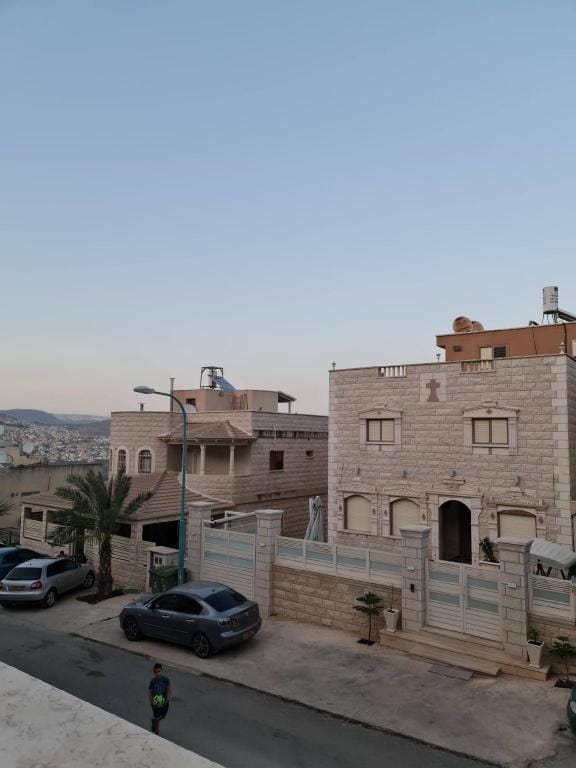 Beautiful apartment in Deir Hanna Vacation rental in North District