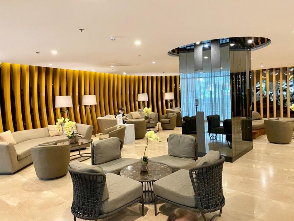 Cozy 1-bedroom rental unit with balcony in MOA Apartment in Pasay