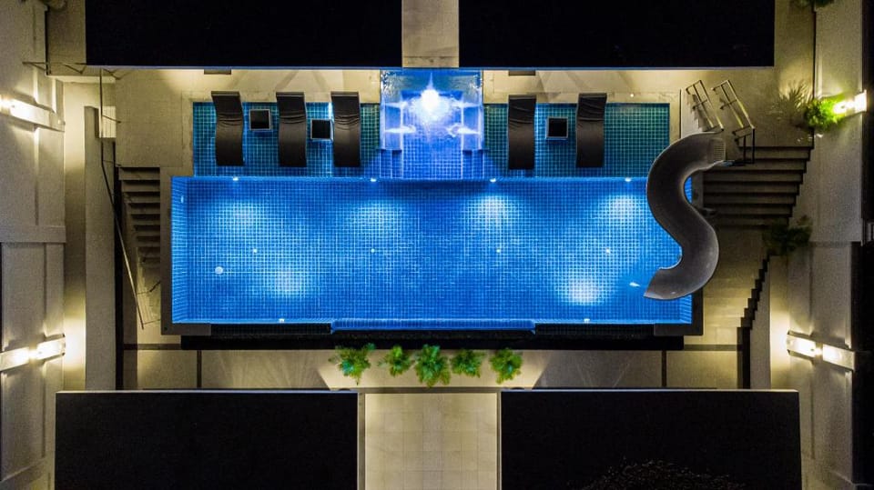 Deluxe Sunset View Jacuzzi Pool Villa H.529 7BR Villa in Pattaya City