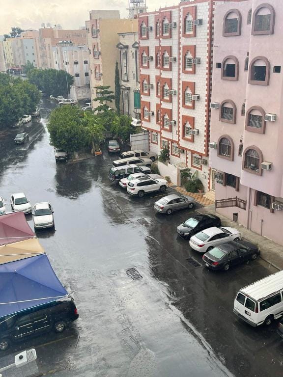 An annex with aprivate roof, 4rooms and 4bathrooms Apartment in Makkah Province